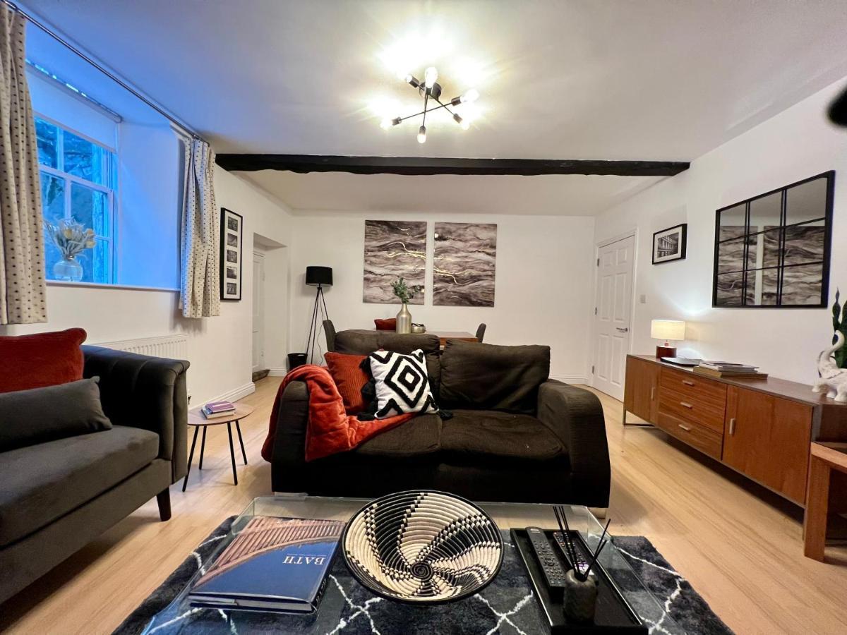 Superbly Located 2 Bedroom Luxury Apartment 바스 외부 사진